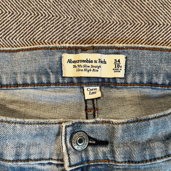 Abercrombie & Fitch Curve Love 90’s Slim Straight Ultra high Rise Wmns 34/18 - Picture 3 of 9